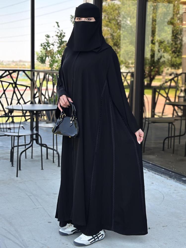عبايه انيقه طرحه + نقاب مجانااا