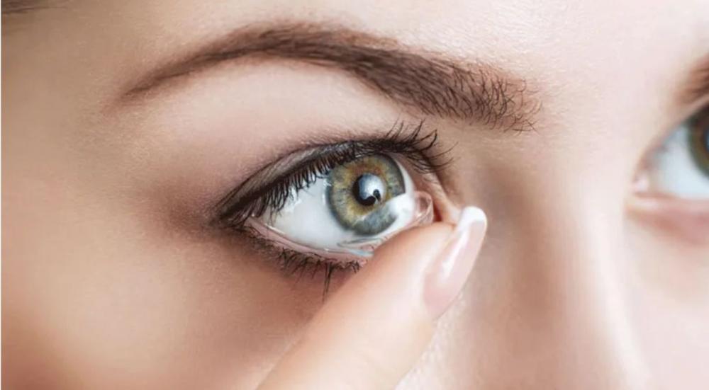 How-to-wear-Lensme-lenses