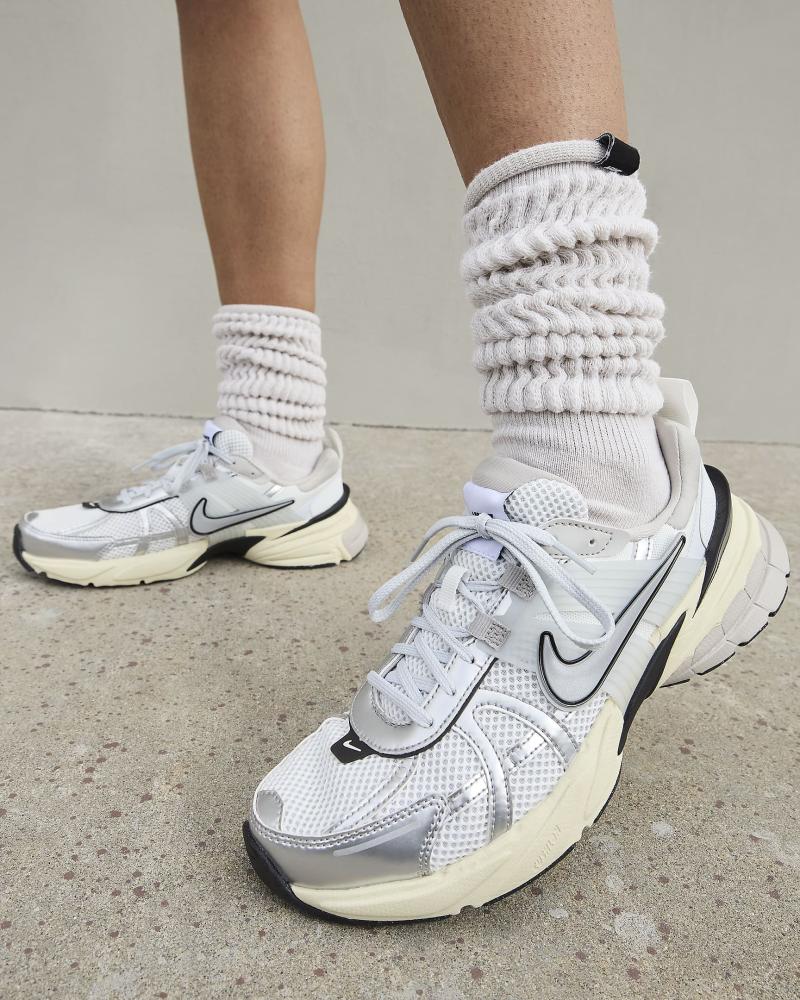 Nike V2K Run Summit White/Pure Platinum/Light Iron Ore/Metallic Silver