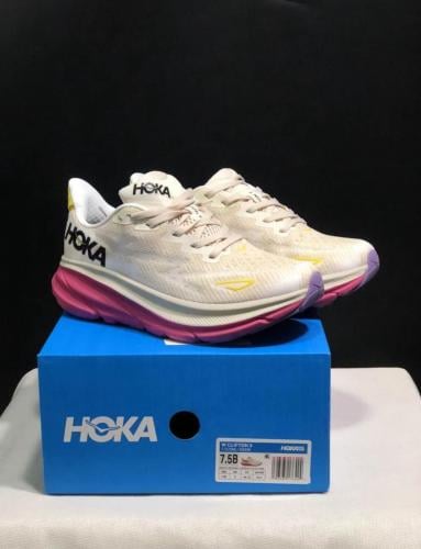 Hoka One One Clifton 9