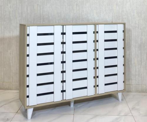 دولاب احذية3باب شكل عصري لون أبيض خشبي مقدم لكم من كاما