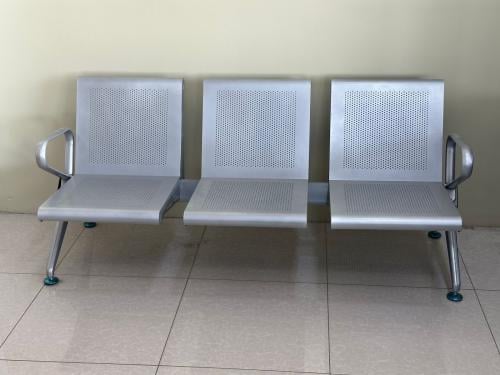 كرسي مقعد انتظار و استقبال ثلاثي معدني  مقدم لكم من كاما