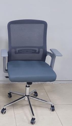 كرسي مكتب دوار شبك لون رمادي مقدم لكم من كاما