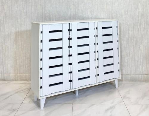 دولاب احذية3باب شكل عصري لون أبيض مقدم لكم من كاما