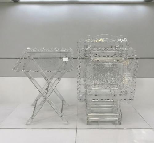 طقم طاولات مربع اكريليك لون فضي مع حامل موديل B3  من كاما