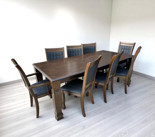 طقم طاولة طعام خشب ماليزي 8 كرسي لون بني من كاما