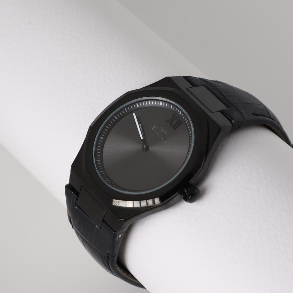 ساعة رجالي جلد أسود
