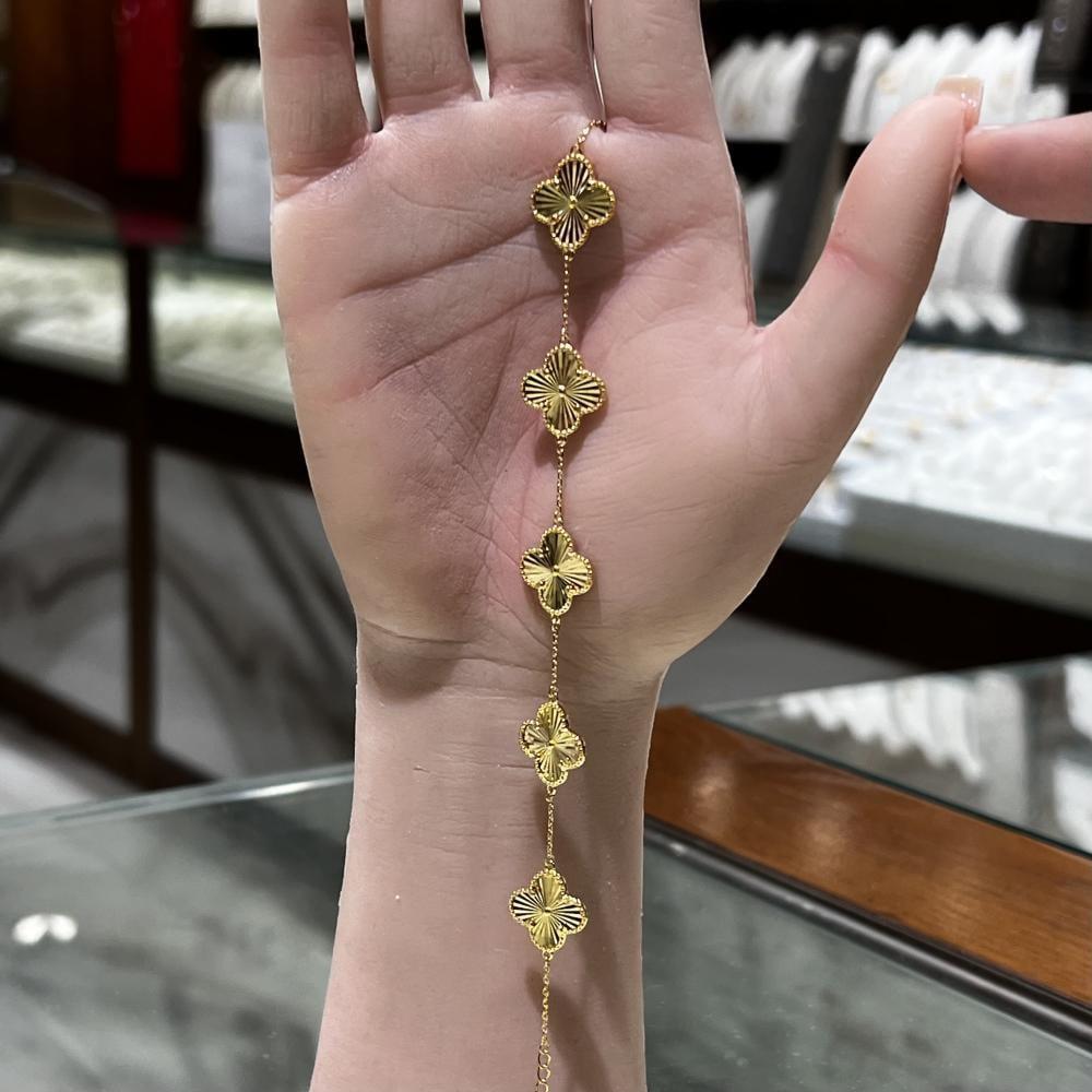 اسوارة فان كليف خمس وردات فضة عيار 925