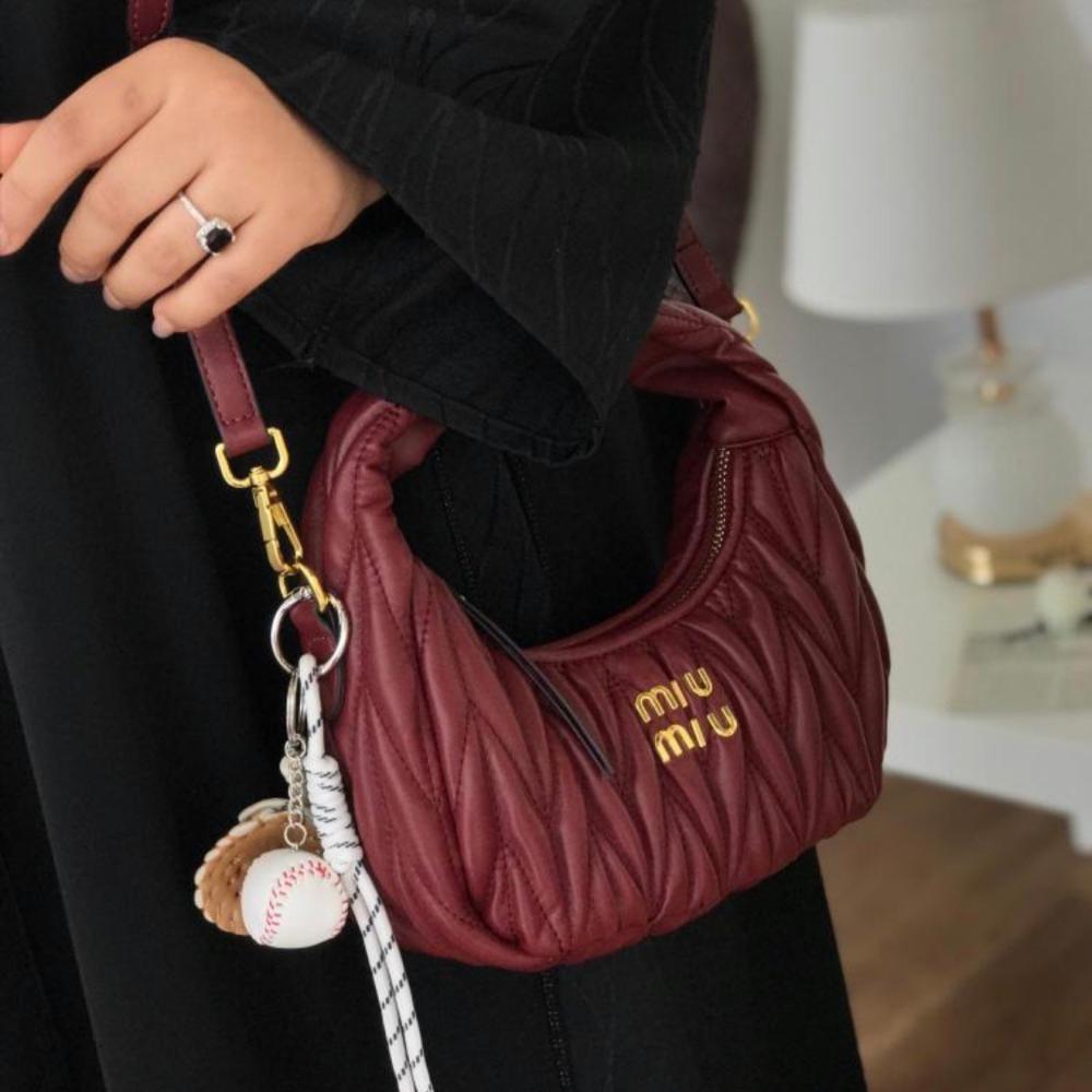 حقيبة MIU MIU ووندر ماتيلسيه عنابي