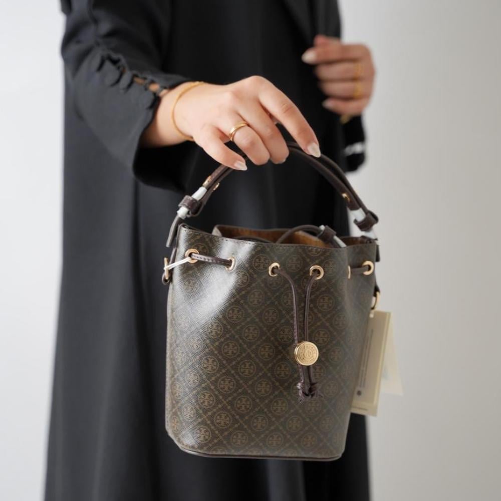 حقيبة دلو توري بورش تصميم فاخر وأنيق