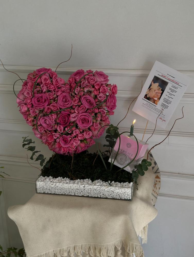 عطر فيرزاتشي مع تنسيق