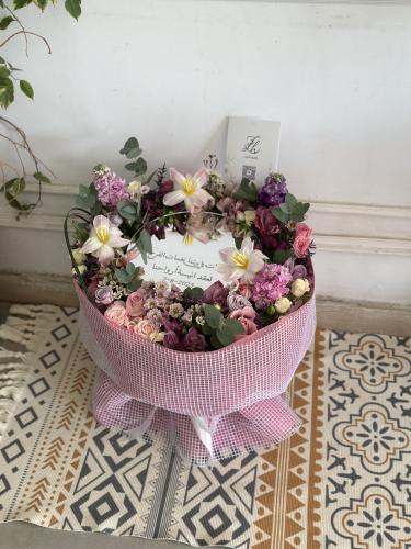 باقة ورد مع مرايا