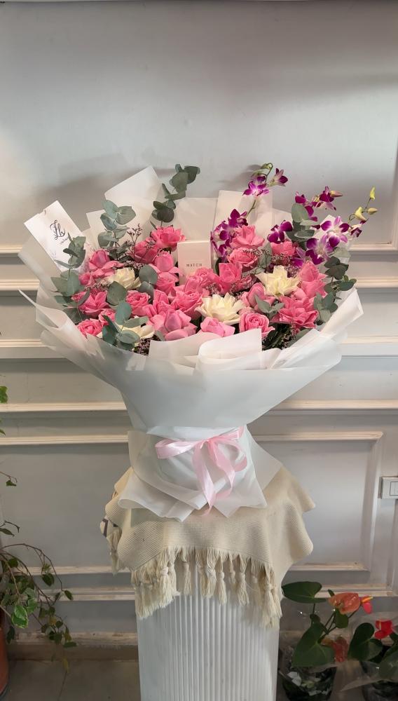 عطر ماتش مع باقة ورد