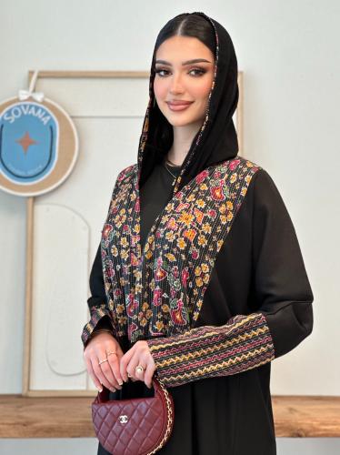 عباية ربع كلوش بدمج نقشتين لأناقة يومية راقية