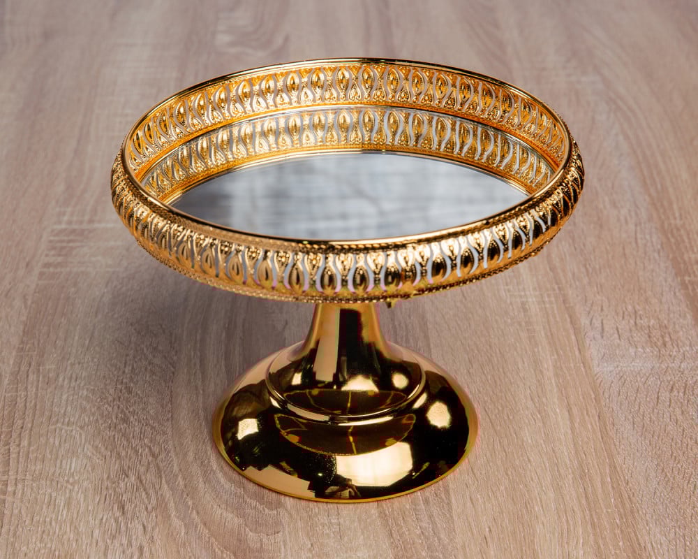 صحن تقديم بقاعدة ذهبيه بعدة مقاسات