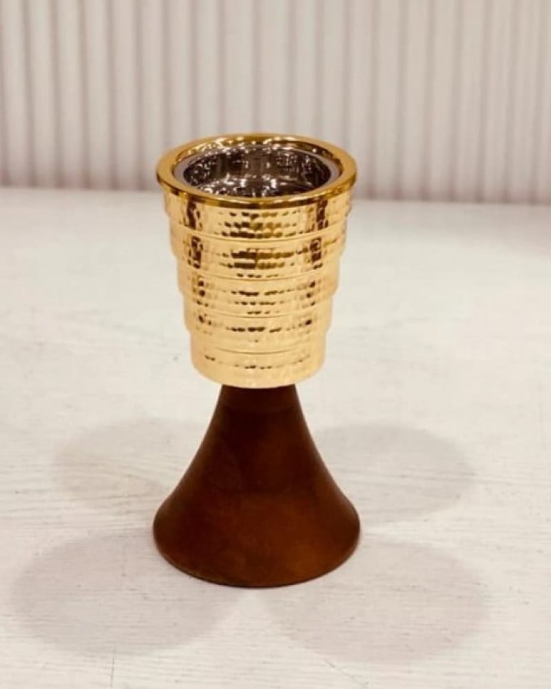 مبخرة هنديه ذهبي بقاعدة خشبيه