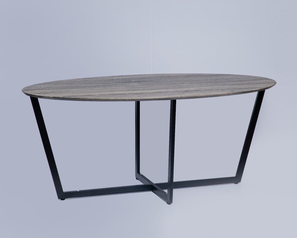 طاوله خشبيه بيضاويه