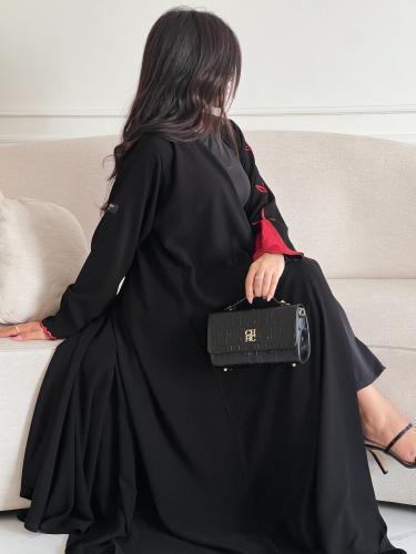 عبايه الجوري بتطريز انيق ومميز وقصه نص كلوش وقماش...