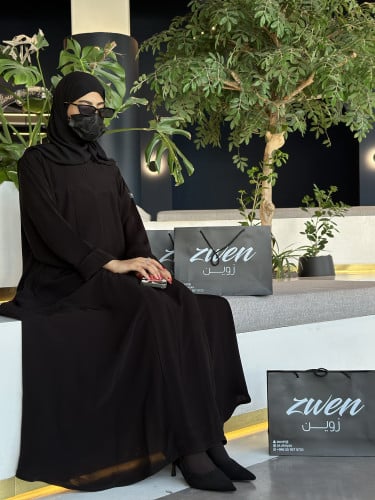 عباية بسحاب مع اكمام جانبيه