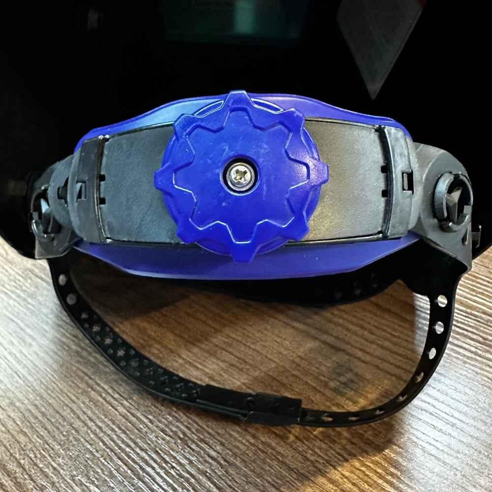 خوذة لحام ذاتية