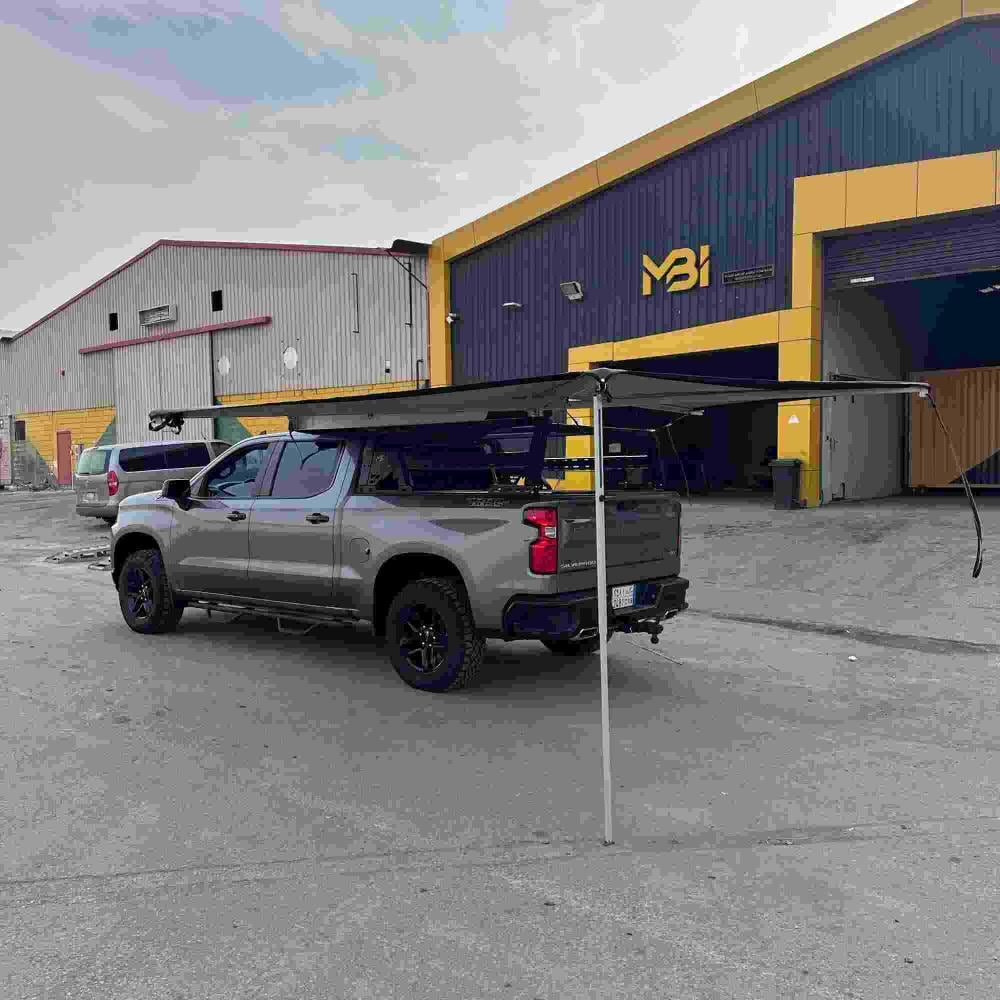 مظلة سيارة للتخييم