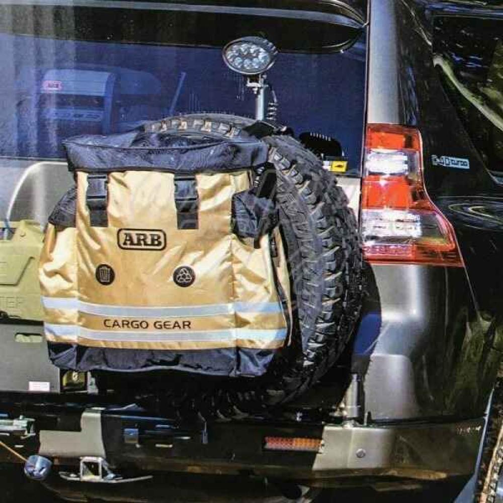 شنطة على كفر السيارة