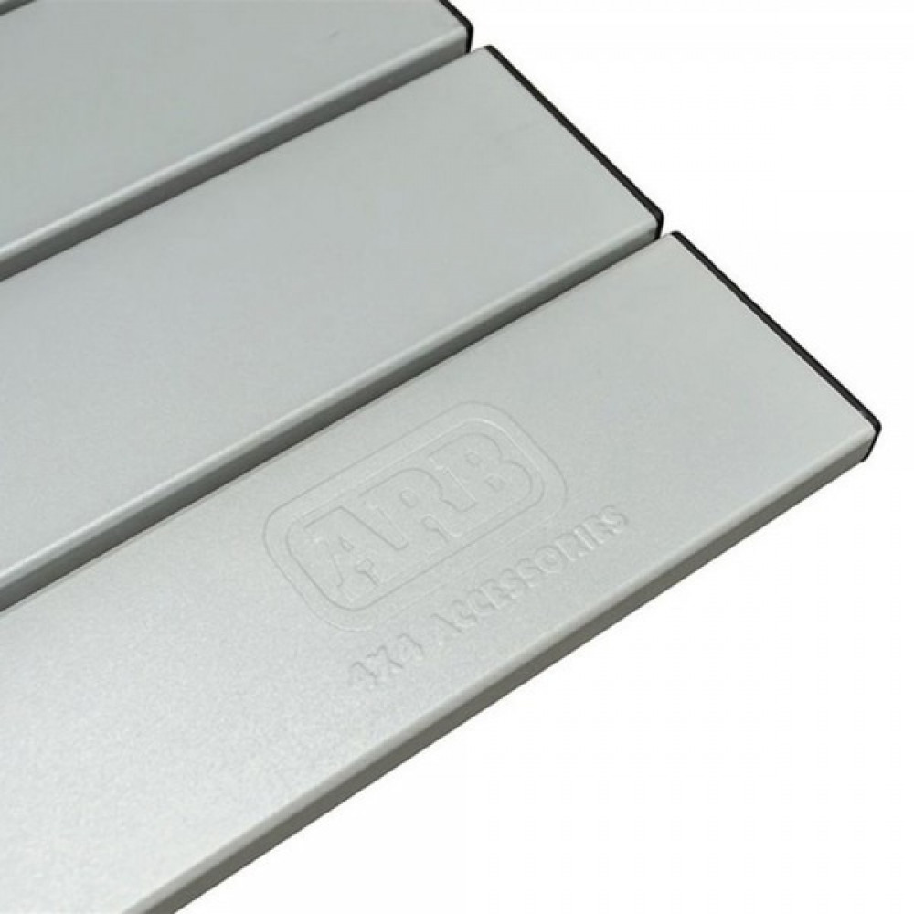 طاولة المدمجة