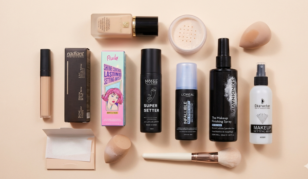 كيف يثبت المكياج طوال اليوم بدون تلطخ أو بهتان؟