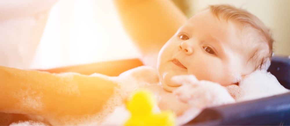 استحمام الرضيع بعد الرضاعة لتعزيز صحته