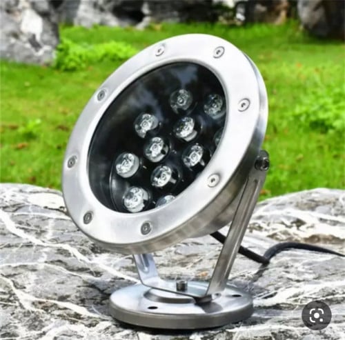 كشاف ليد ابيض 12 w مع قاعدة 12 فولت