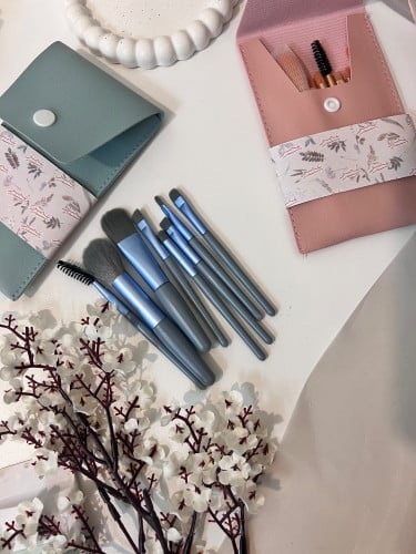 توزيعات فرش مكياج مع ثيم العيد