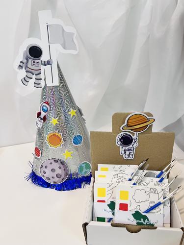 بوكس توزيعات الفضاء مع قبعة