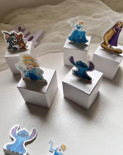 بوكس فارغ مع ثيم شخصيات