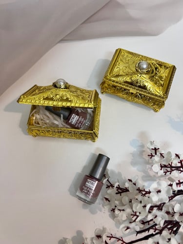 صندوق توزيعات ذهبي مع مناكير