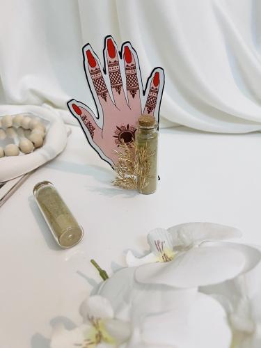 توزيعات ثيم يد مع حنا