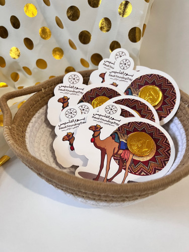 توزيعات جمل مع شوكلاته ذهبية12 حبة