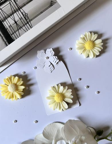 توزيعات شمعة الورد