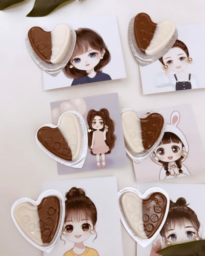 توزيعات حلق مع شوكلاته ثيم اطفال ( بنات )