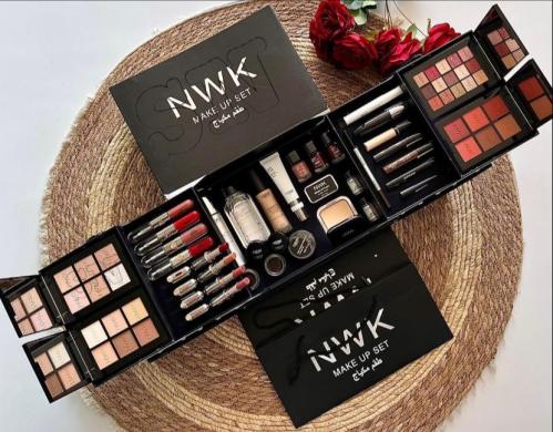 بوكس مكياج كامل NWK