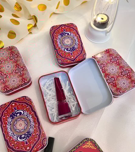 توزيعات علب رمضانية مع مناكير