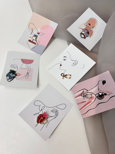 ثيم مع بروش طب