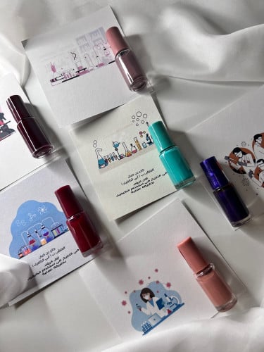 مناكير مع ثيم كيمياء