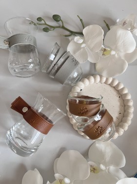 فنجان مع كاسه جلد