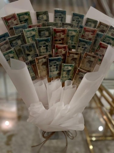 باقة شوكلاته ثيم فلوس العيدية