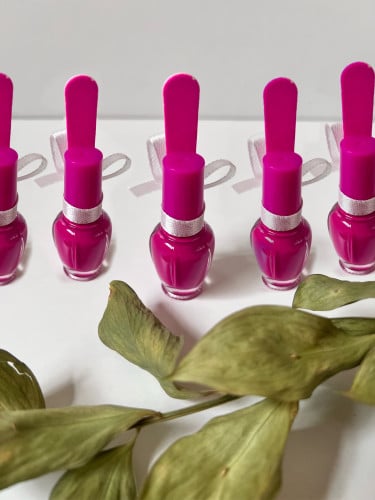 توزيعات مناكير مع مبرد