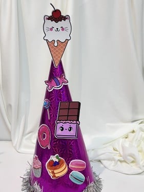 قبعة مع ثيم حلويات