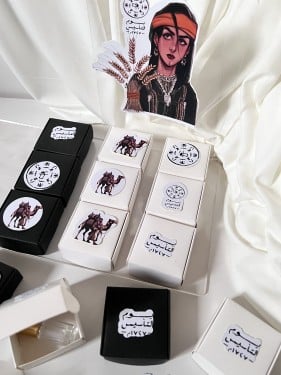 استاند مع تولة