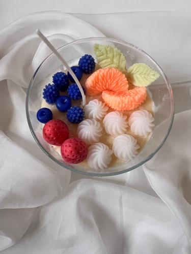 شمعة تطلي مع فواكة