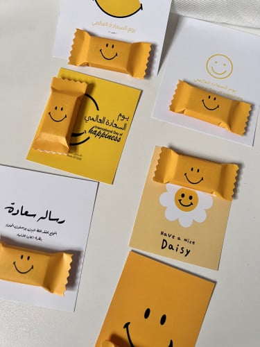 ثيم يوم السعادة مع شوكلاته او علك