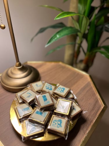 توزيعات شوكلاته ثيم اللغه العربية